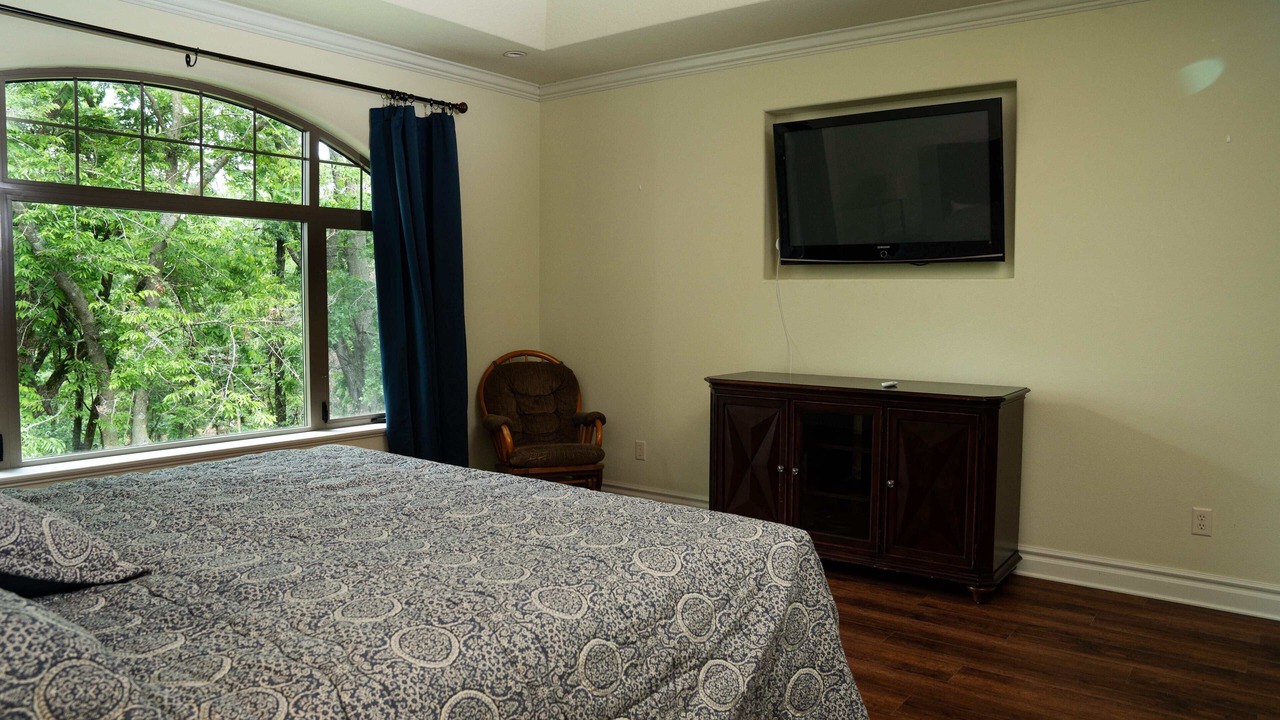 Photo of Bedroom in Grove