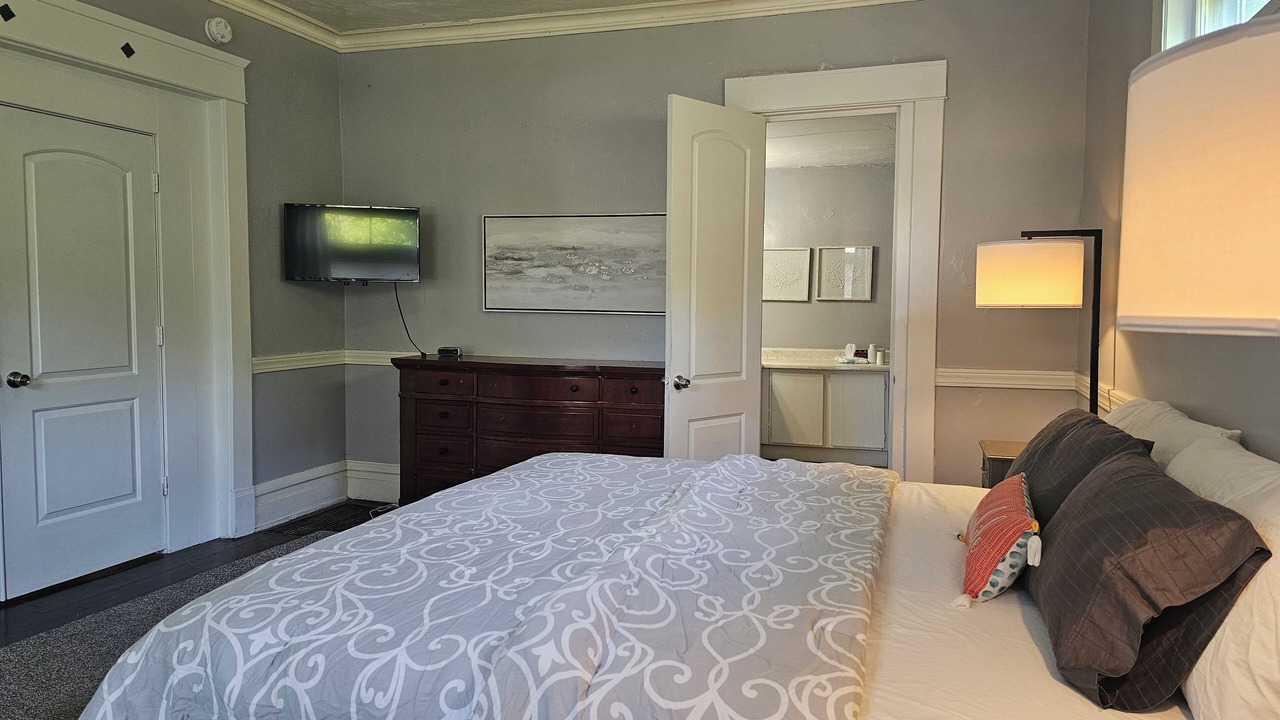 Photo of Bedroom in Youngstown