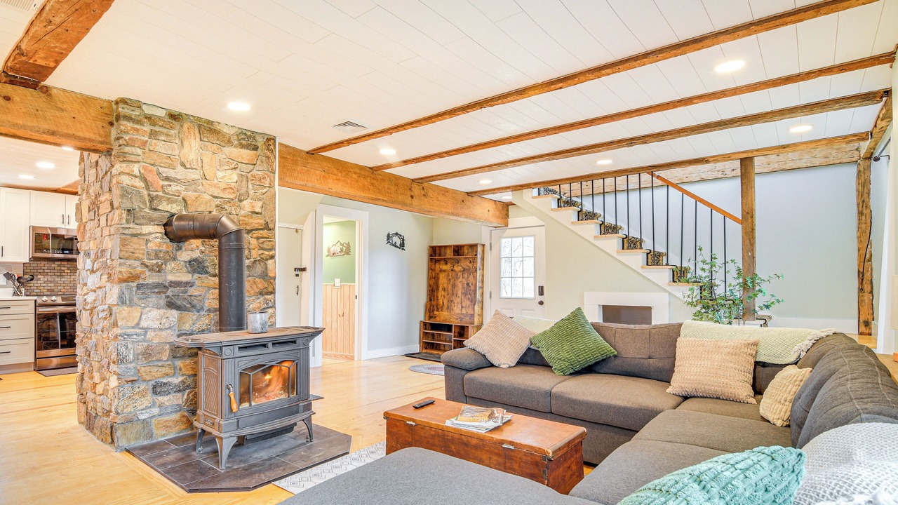 Photo of Livingroom in Rumford Point