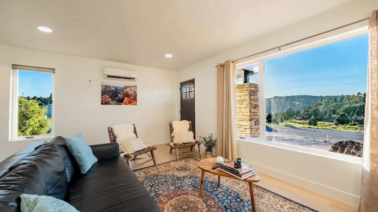Photo of Bedroom in Alton
