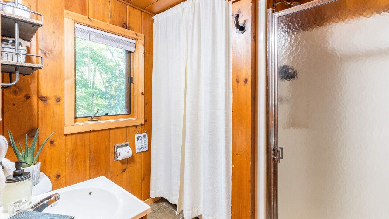 Photo of Bathroom in Center Conway