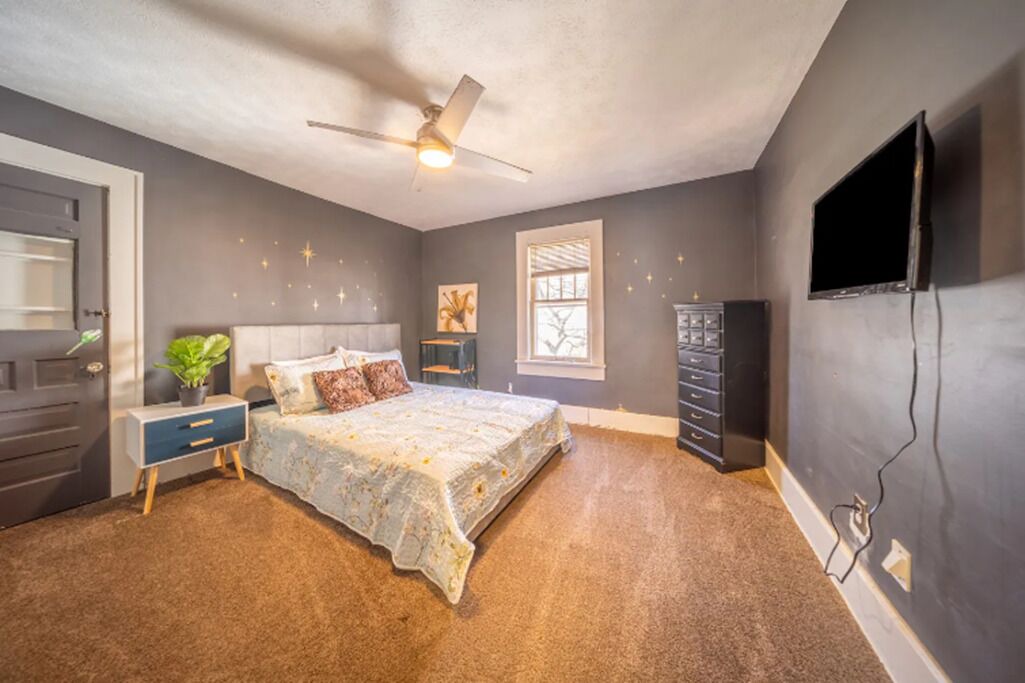 Photo of Bedroom in Highland Square