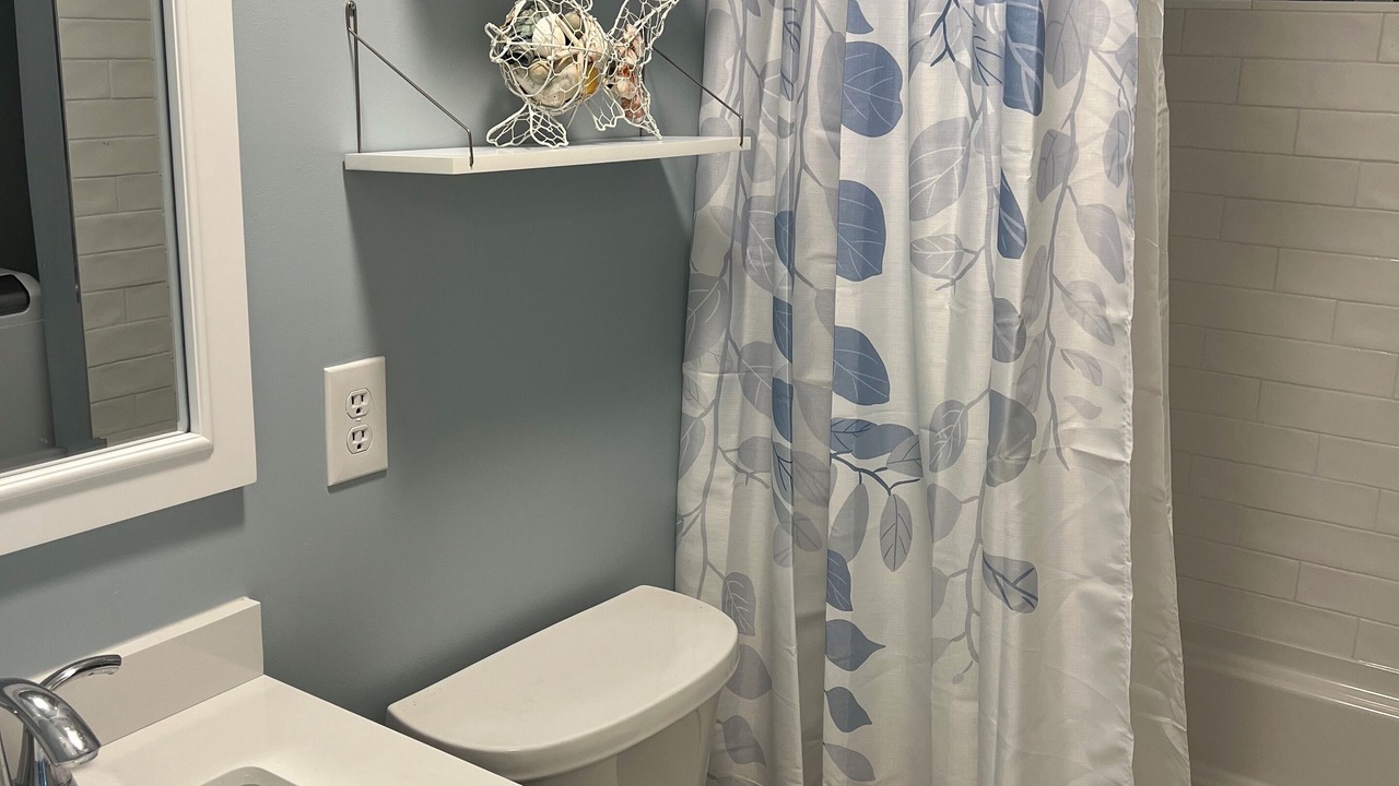 Photo of Bathroom in Fenwick Landing