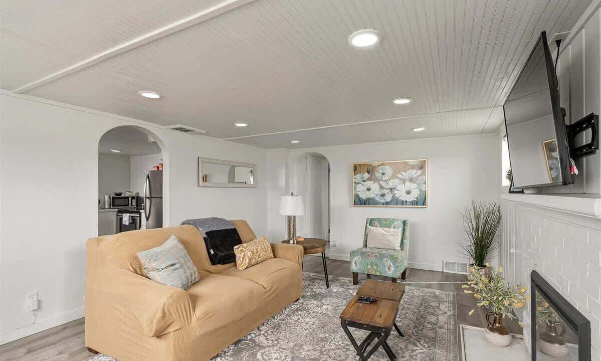 Photo of Livingroom in Provo