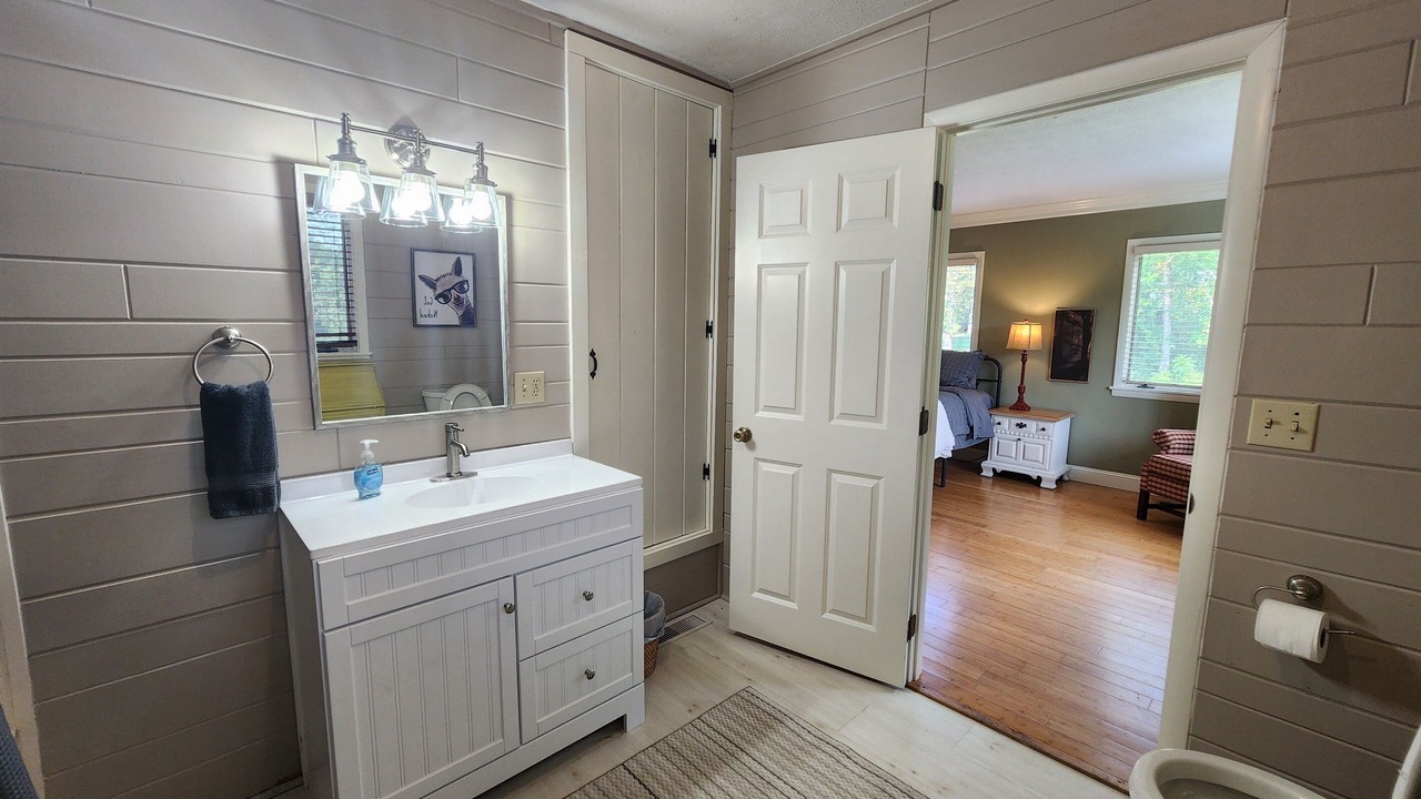 Photo of Bathroom in Hendersonville