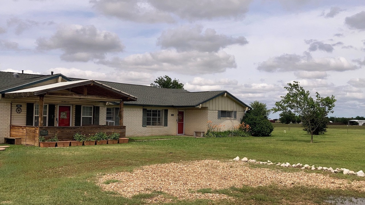 Photo of Outdoor in Honey Grove