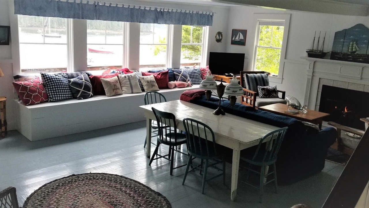 Photo of Livingroom in Brooksville