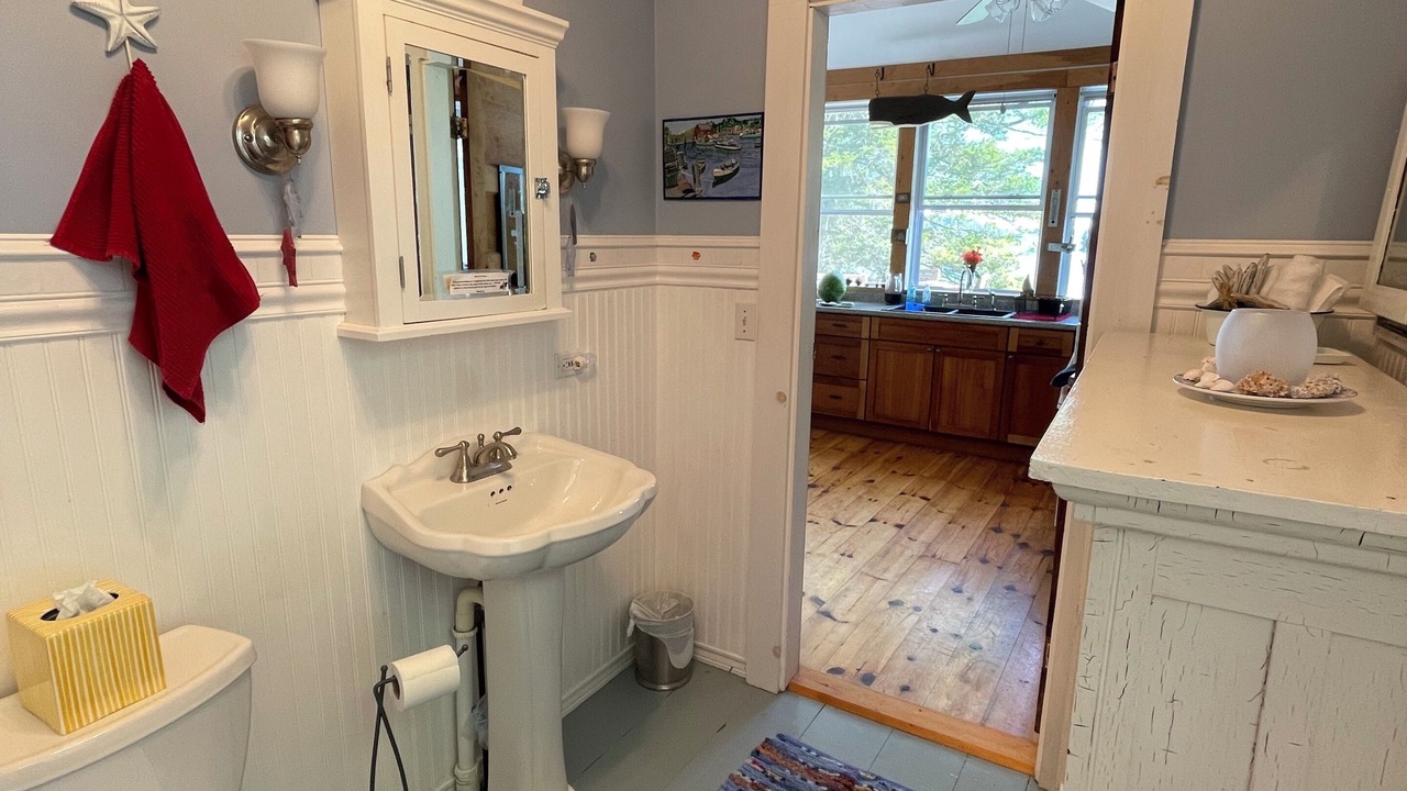 Photo of Bathroom in Brooksville