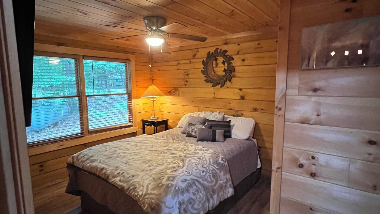 Photo of Bedroom in Leeper