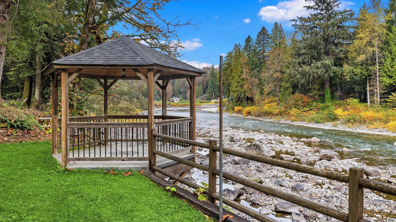 Photo of Outdoor in Gold Bar