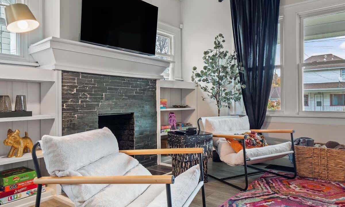 Photo of Livingroom in Cuyahoga Falls