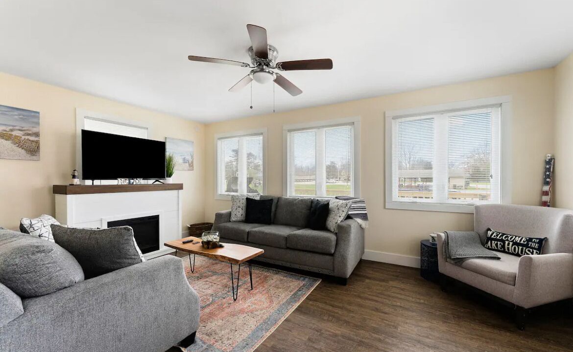 Photo of Livingroom in Geneva-on-the-Lake