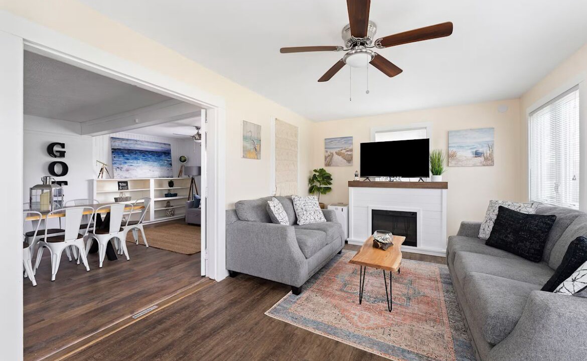 Photo of Livingroom in Geneva-on-the-Lake