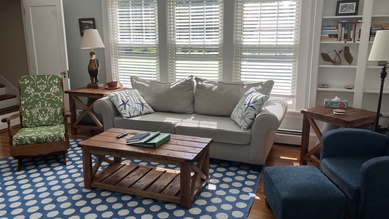 Photo of Livingroom in New Harbor