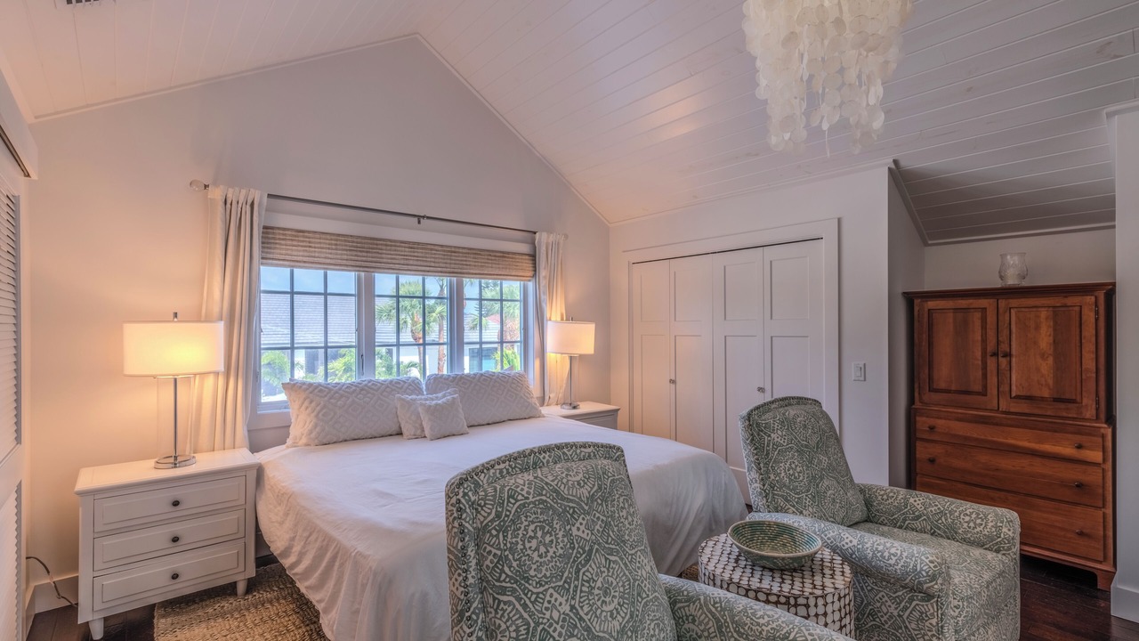 Photo of Bedroom in Naples Park