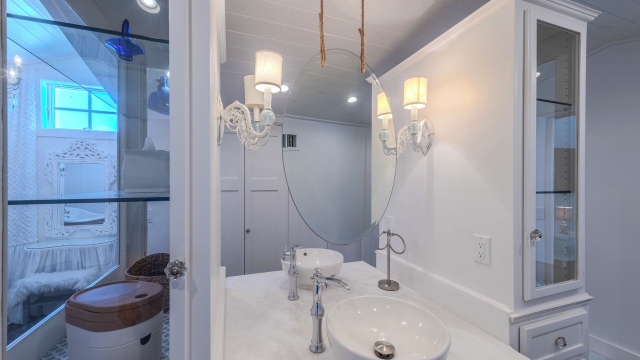 Photo of Bathroom in Naples Park
