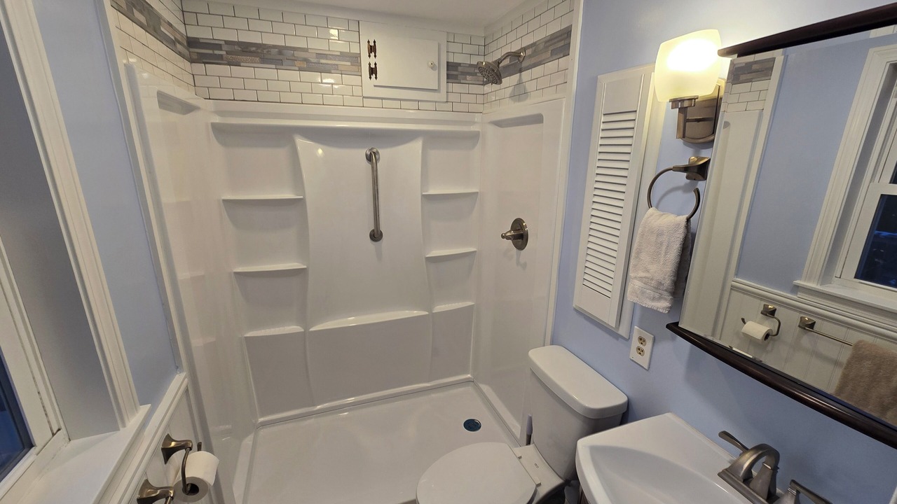 Photo of Bathroom in Hall Quarry