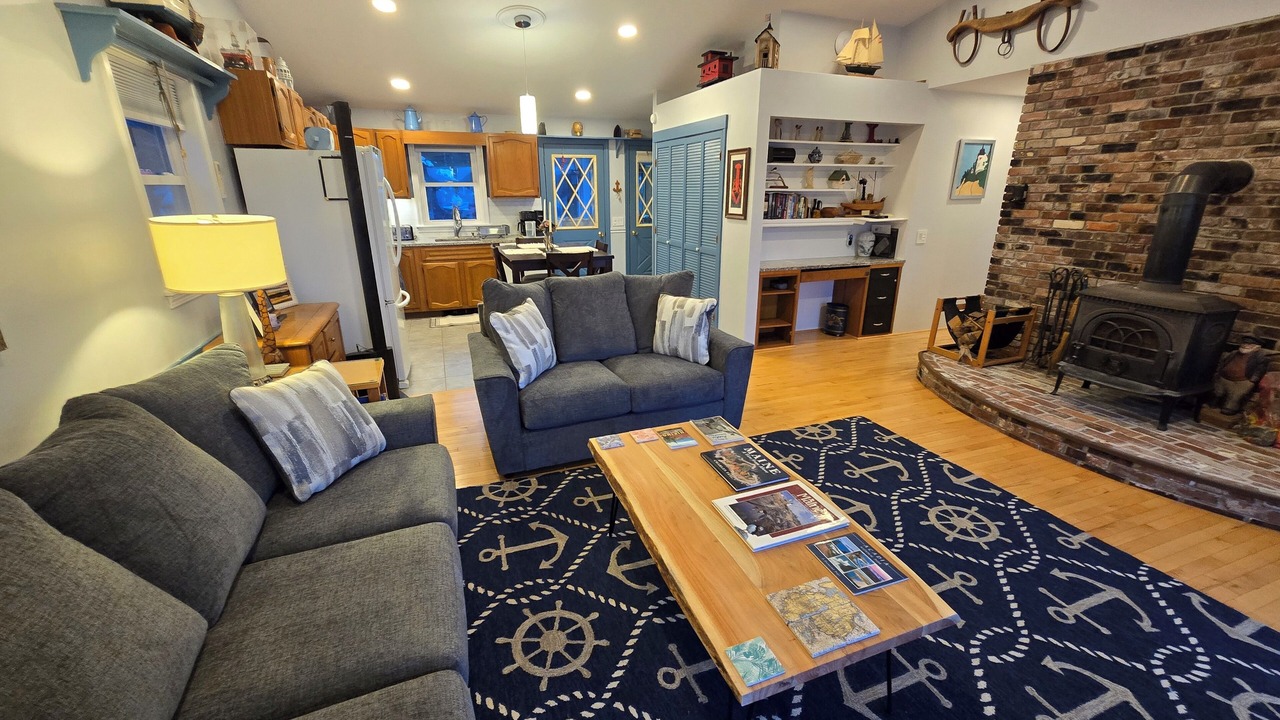 Photo of Livingroom in Hall Quarry
