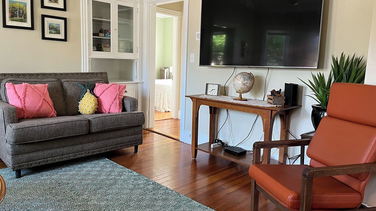 Photo of Livingroom in Back Cove