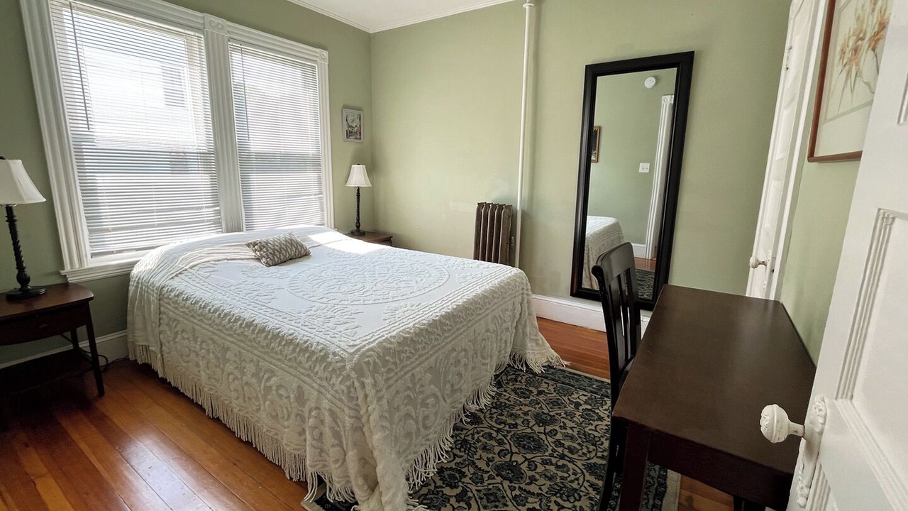Photo of Bedroom in Back Cove