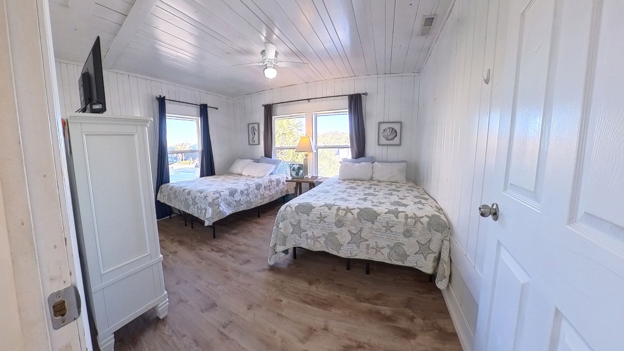 Photo of Bedroom in Crescent Beach