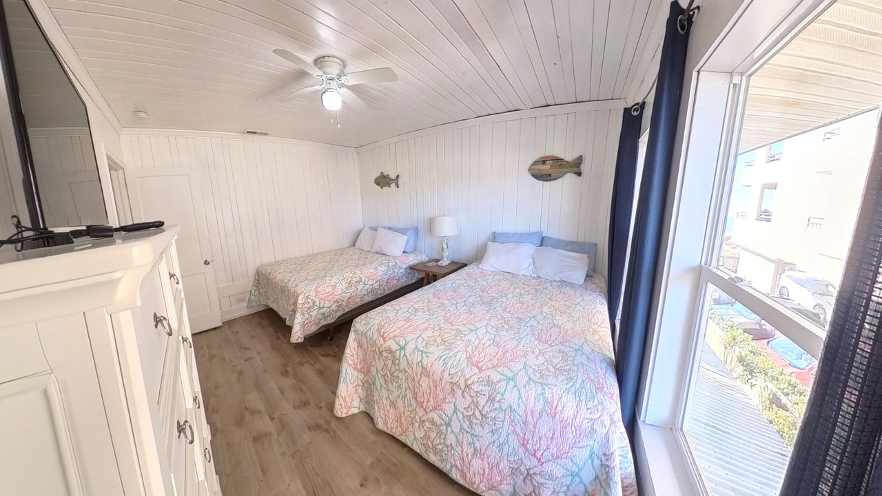 Photo of Bedroom in Crescent Beach