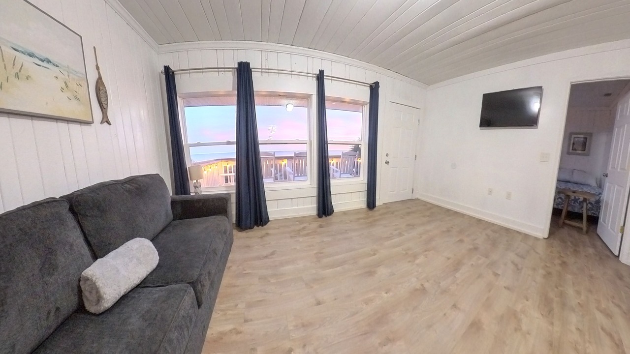 Photo of Livingroom in Crescent Beach