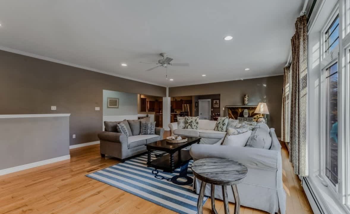 Photo of Livingroom in Lamoine Beach