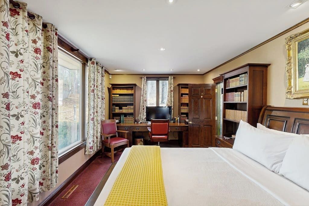 Photo of Bedroom in Bath