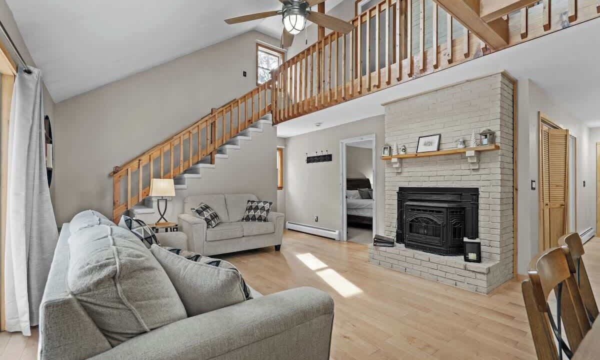 Photo of Livingroom in Lake Luzerne-Hadley