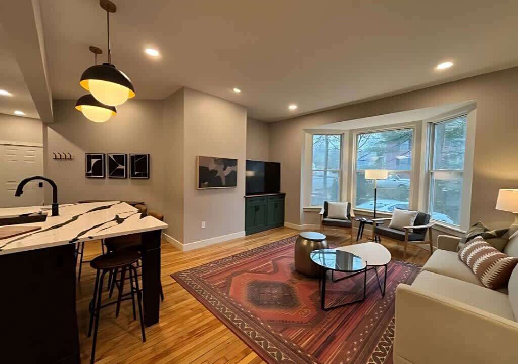Photo of Livingroom in Deering Center