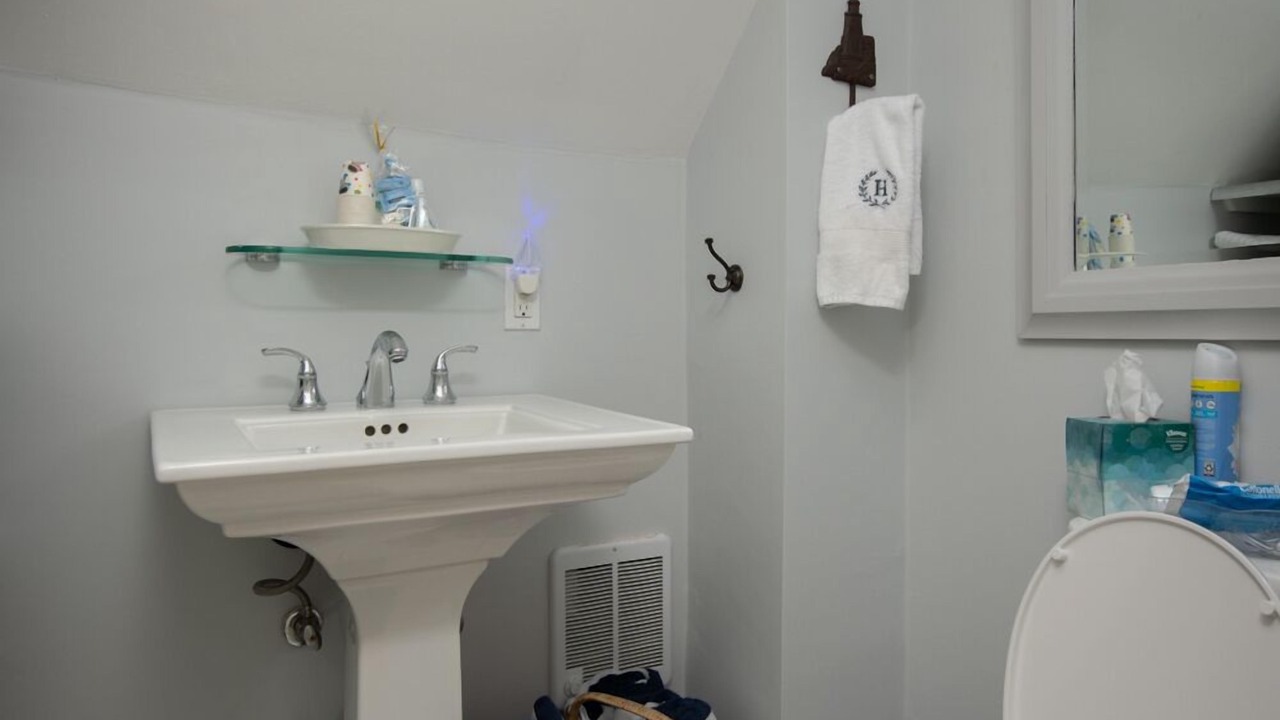 Photo of Bathroom in Narragansett Pier