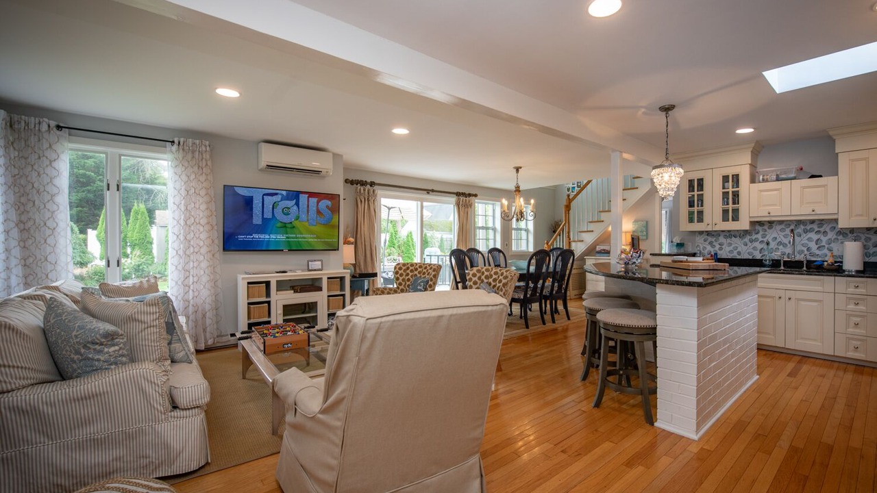 Photo of Livingroom in Narragansett Pier