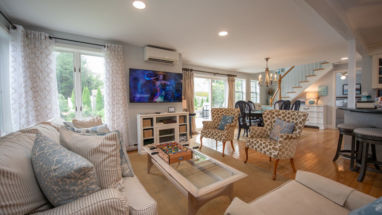 Photo of Livingroom in Narragansett Pier