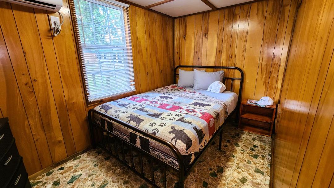 Photo of Bedroom in Grove