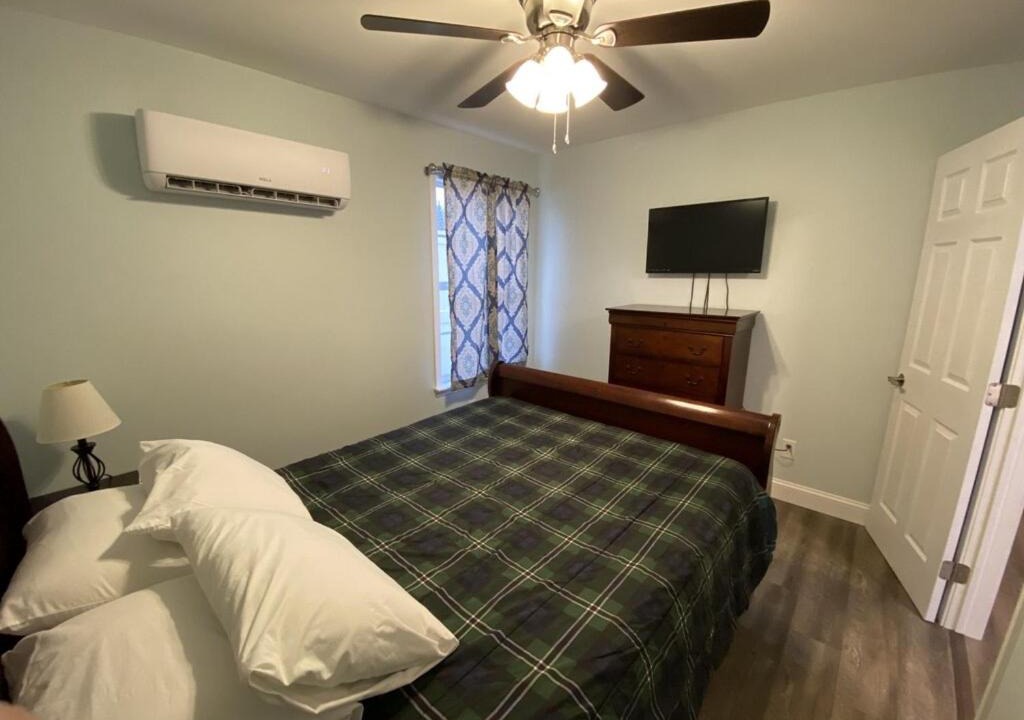 Photo of Bedroom in Geneva-on-the-Lake