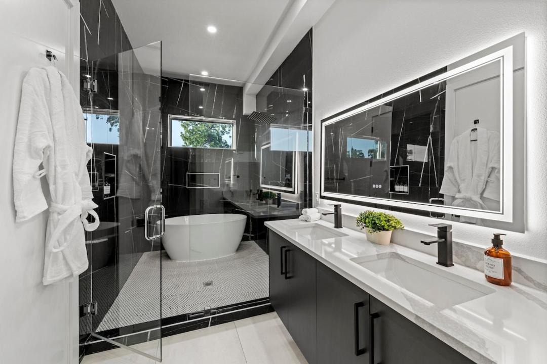 Photo of Bathroom in West Dallas
