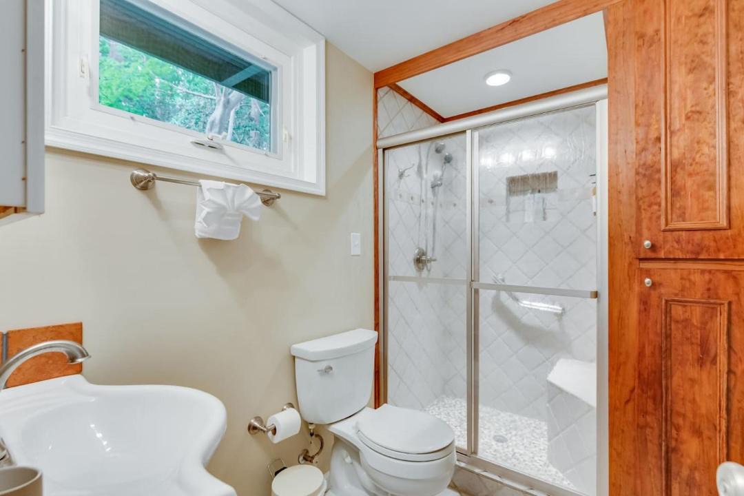 Photo of Bathroom in Hardyville