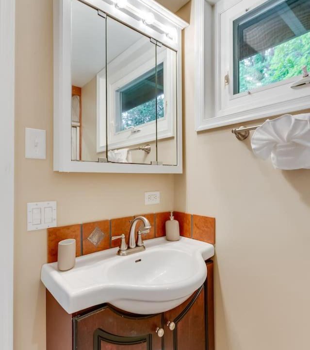 Photo of Bathroom in Hardyville