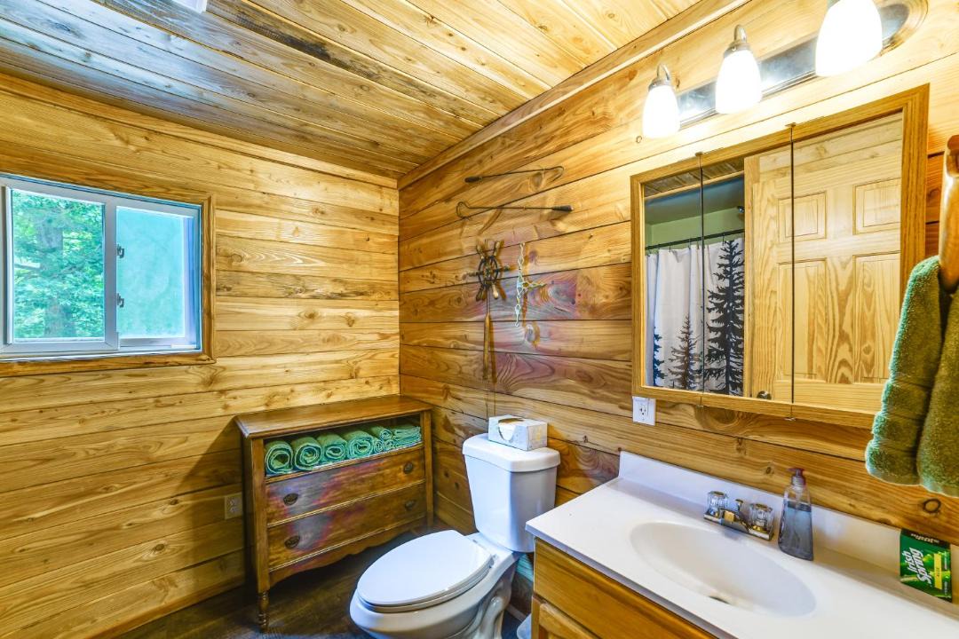Photo of Bathroom in Scottsburg