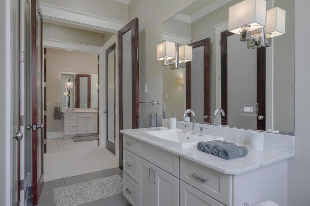 Photo of Bathroom in Uptown