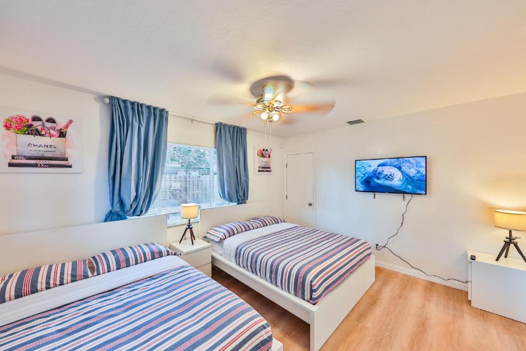 Photo of Bedroom in Lauderdale Isles