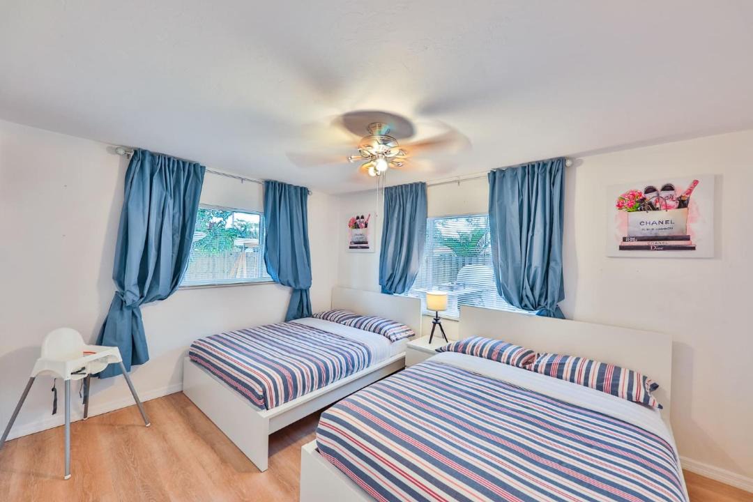 Photo of Bedroom in Lauderdale Isles