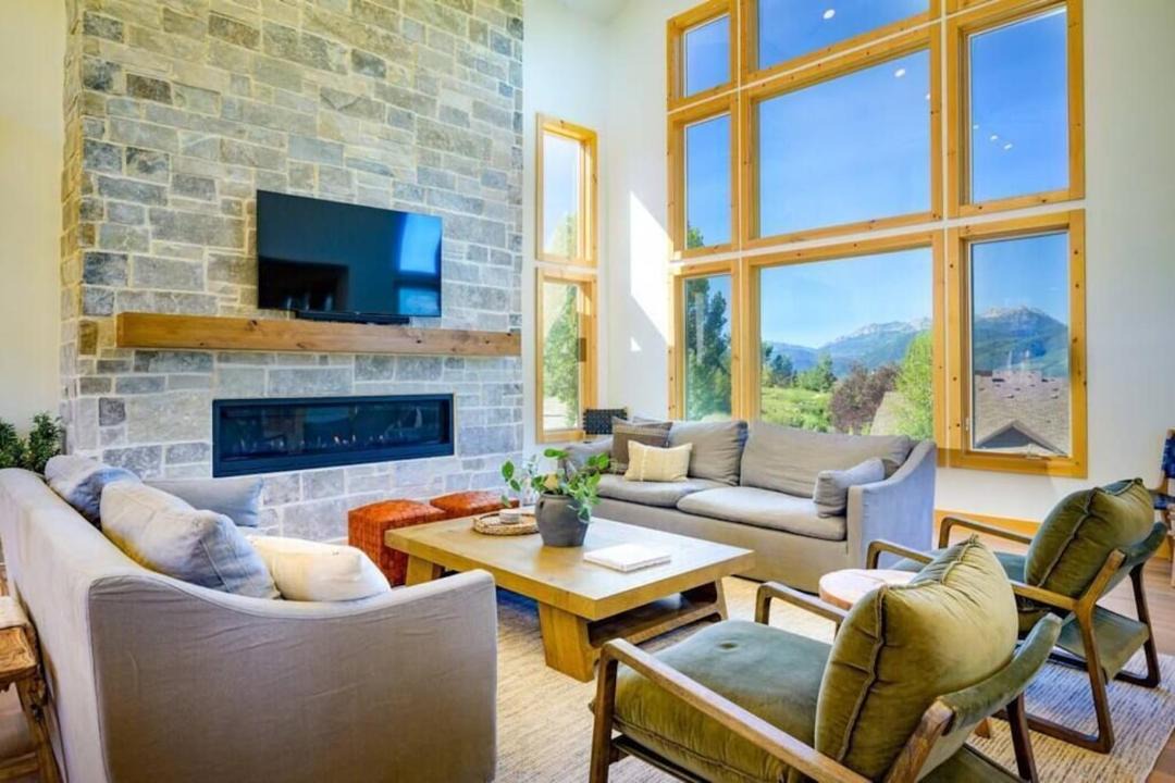 Photo of Livingroom in Eden