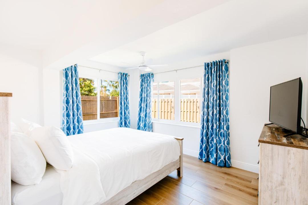 Photo of Bedroom in Naples Park