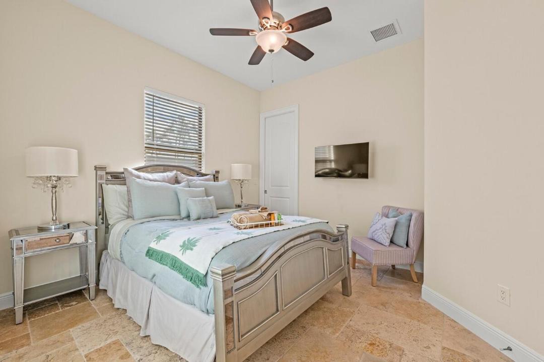 Photo of Bedroom in Naples Park