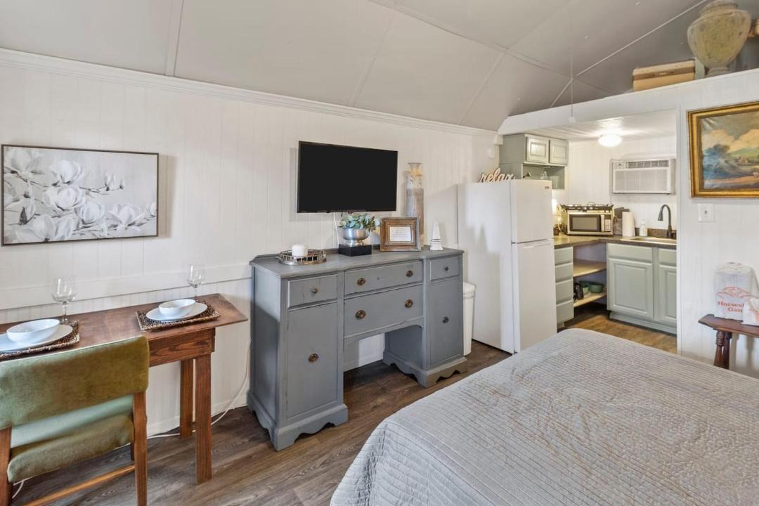 Photo of Bedroom in Oil City