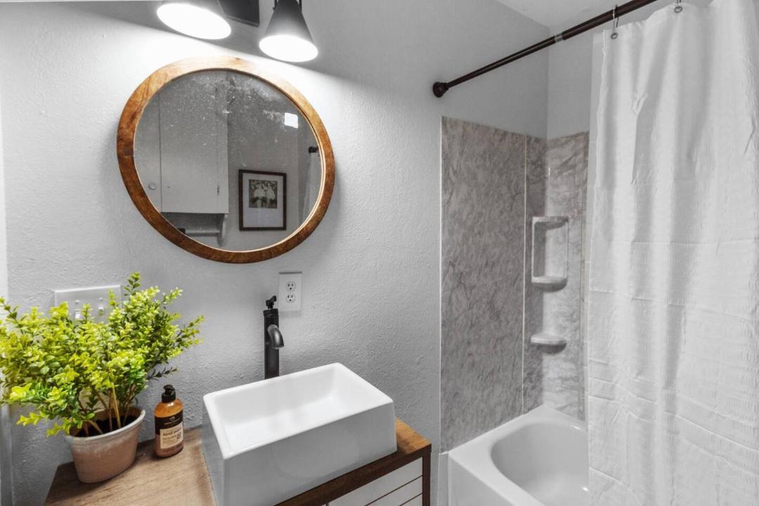 Photo of Bathroom in Mooringsport