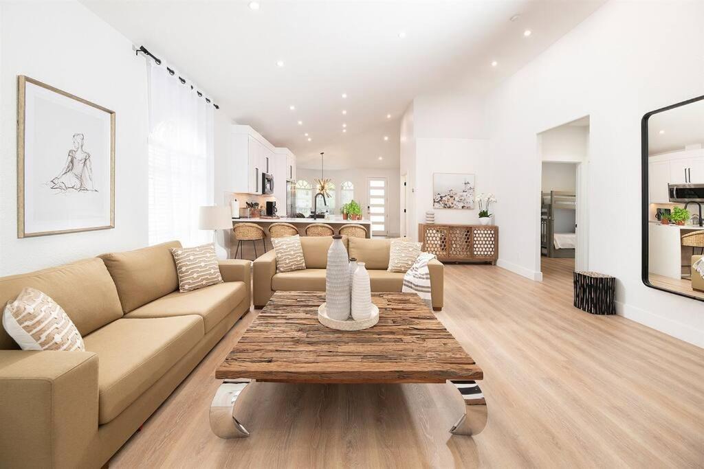 Photo of Livingroom in Naples Park