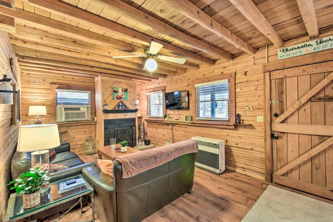 Photo of Livingroom in Blairsville